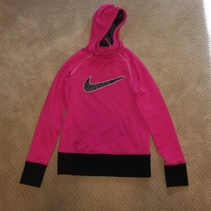 Nike therma fit pullover hoodie