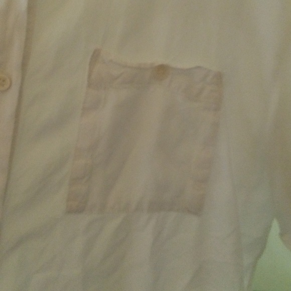 Simple white blouse - Picture 2 of 3