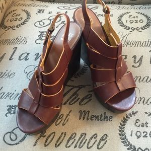 Brown wedges