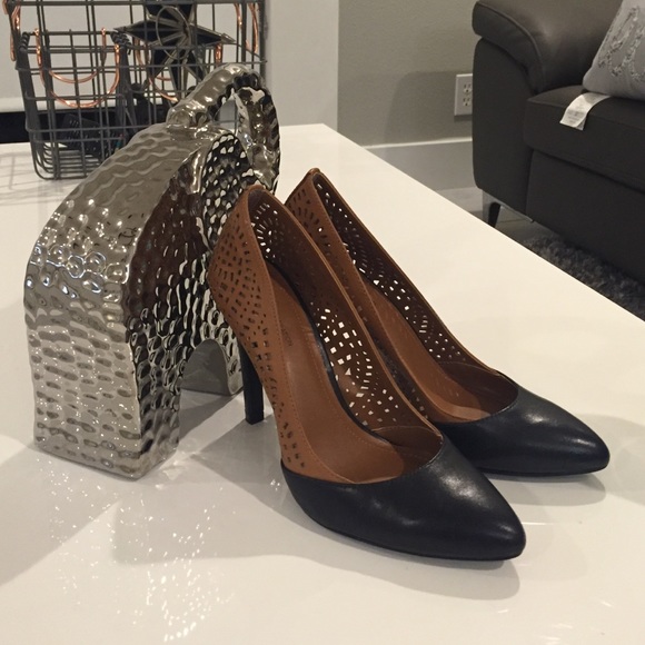 BCBGeneration Two Tone Pump