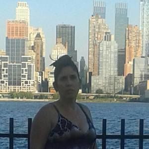 Meet your Posher, Ena