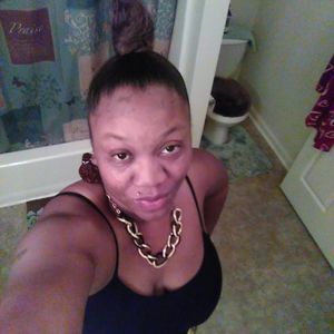 Meet your Posher, Ebony