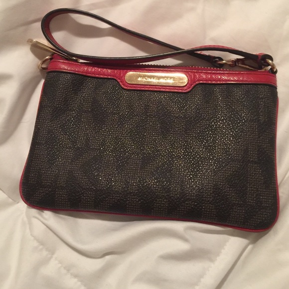Michael kors wristlet