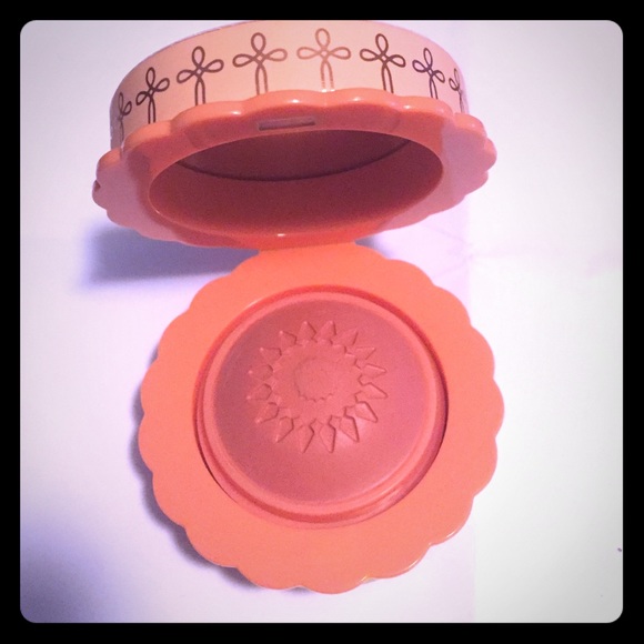 Benefit majorette cream blush