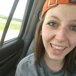 Meet your Posher, Courtney