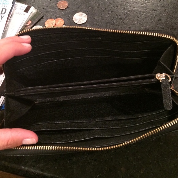 Black Michael kors wallet. - Picture 2 of 3