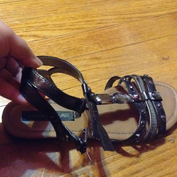 Sandals - Picture 3 of 4