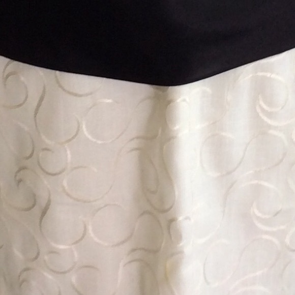 Skirt - Picture 3 of 4