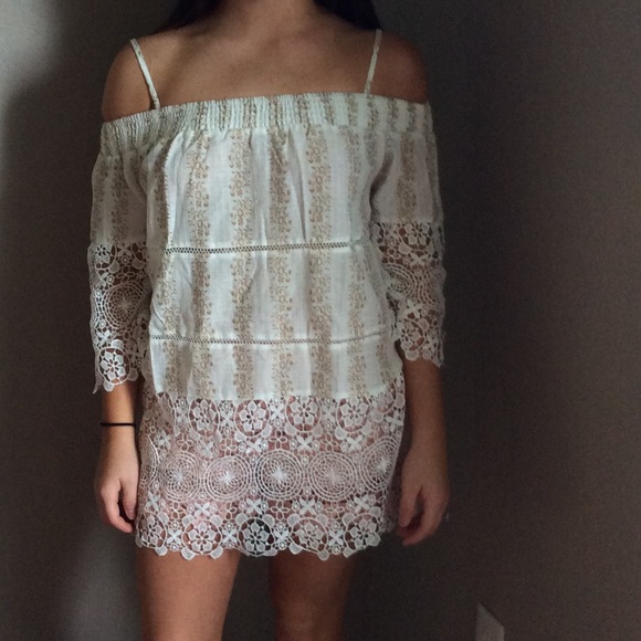 Off the Shoulder Top - Picture 2 of 4