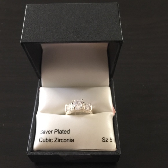 CBC silver plated diamond ring. Size 5 - Picture 1 of 4
