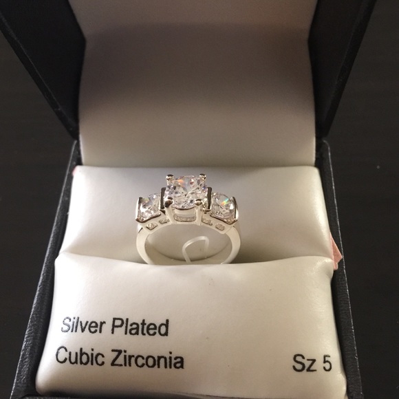 CBC silver plated diamond ring. Size 5 - Picture 3 of 4