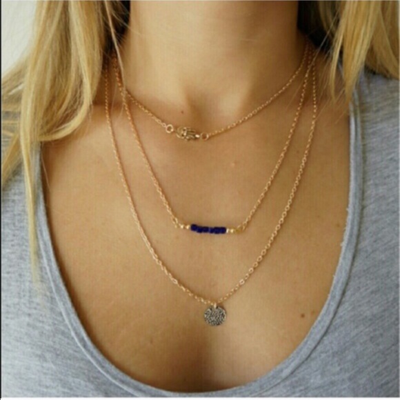 Wholesale fashion necklace lot