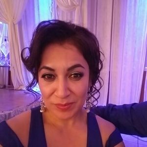 Meet your Posher, Claudia