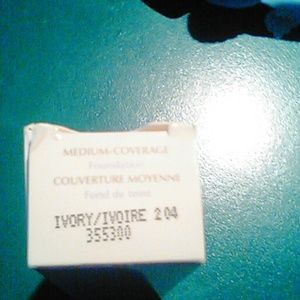 Mary Kay foundation Ivory/204