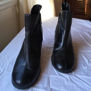 Aerosoles black booties