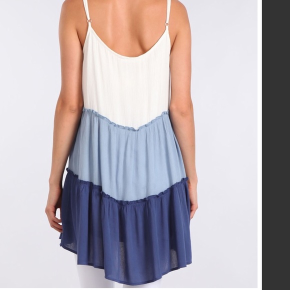 🎂 Anniversary Sale 🎂 Blue & White Top - Picture 4 of 4