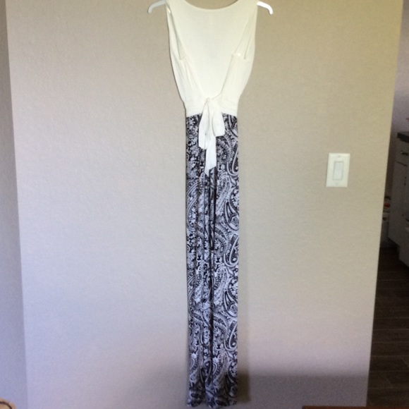 Paisley Printed Maxi - Picture 3 of 4