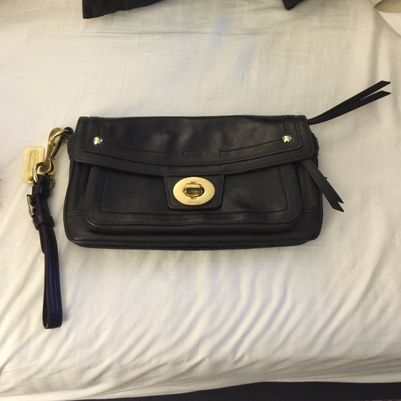 Beautiful COACH clutch bag