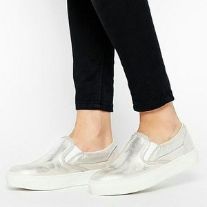 Brand new warehouse metallic leather tennis sz 8