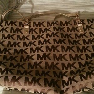 Michael Kors wallet n handbag