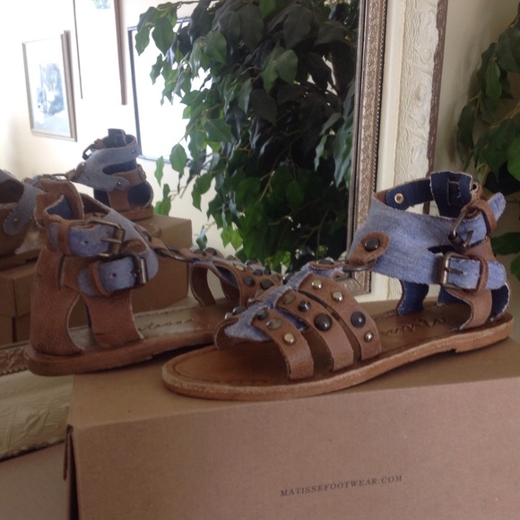 **SOLD**Matisse Gladiator Sandals - Picture 3 of 3