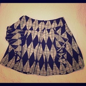 BR Black/White Print Jacquard Ruffle Skirt