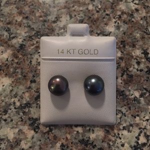 Black Pearl Stud Earrings