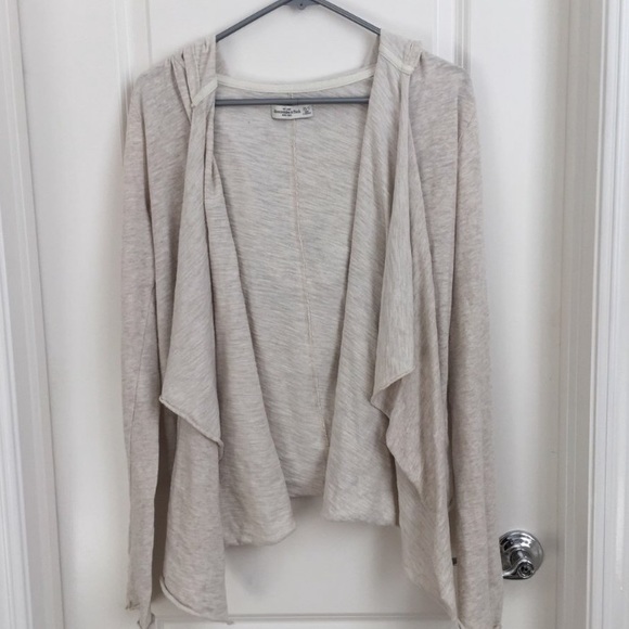 Off white/cream Abercrombie & Fitch cardigan.