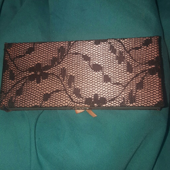 physicians Formula "Nude Eyes" palette - Picture 2 of 3