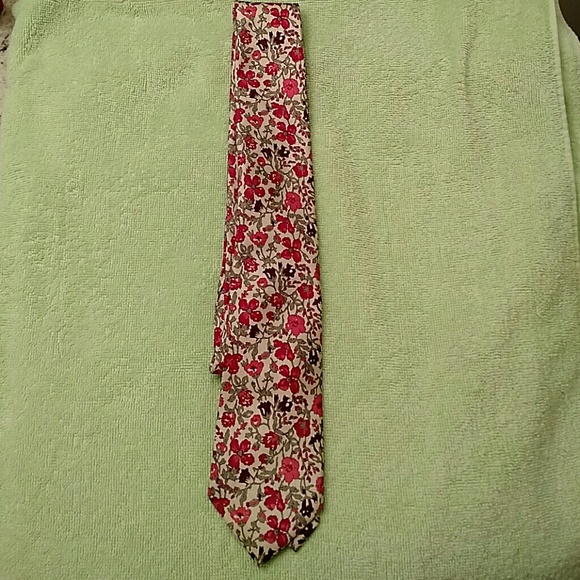 SILK FLORAL SKINNY NECKTIE- Meadow Pink
