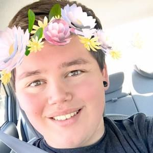 Meet your Posher, Brady