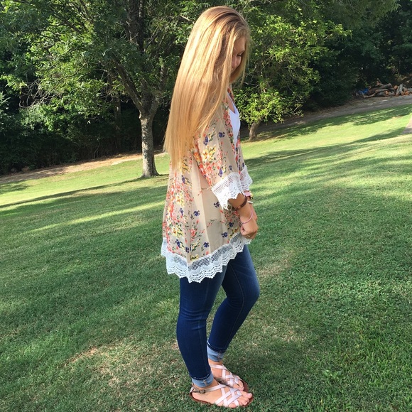 Floral Print Kimono - Size Large - Picture 3 of 6