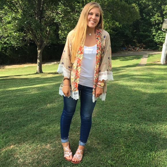 Floral Print Kimono - Size Large - Picture 2 of 6