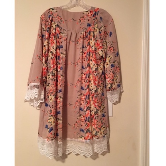 Floral Print Kimono - Size Large - Picture 6 of 6