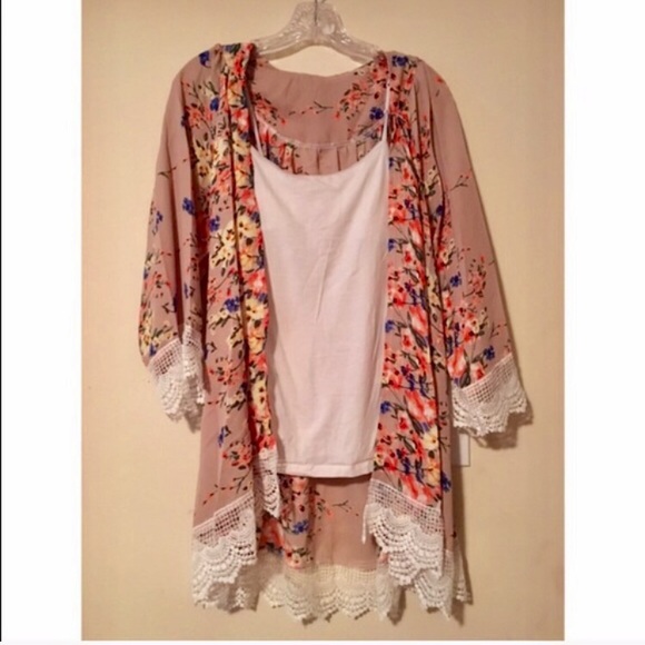 Floral Print Kimono - Size Large - Picture 5 of 6