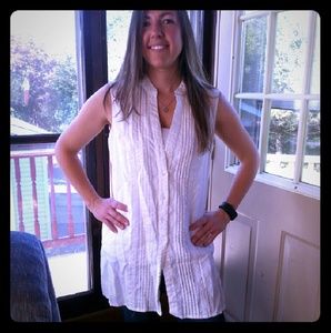 Sleeveless button down tunic