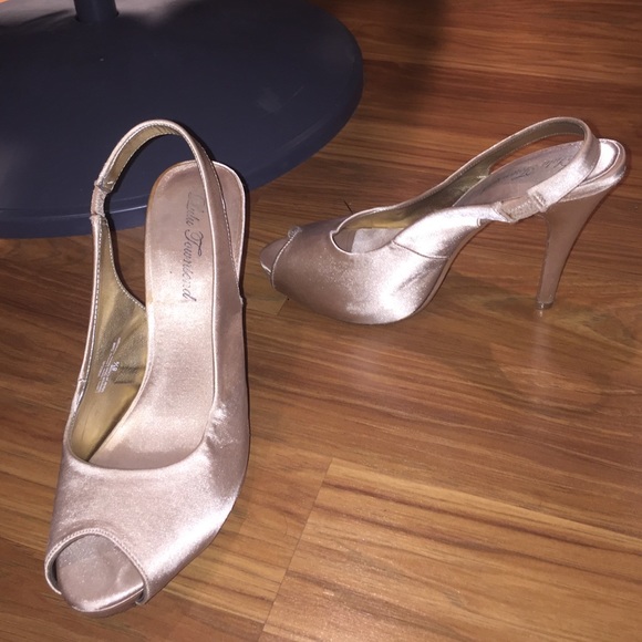 Champagne nude heels