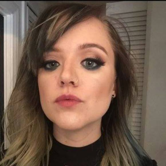 Meet your Posher, Alexandra