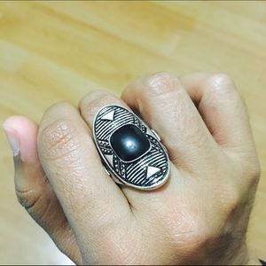 Vintage Like Silver Tones Ring
