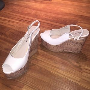 White cork wedges