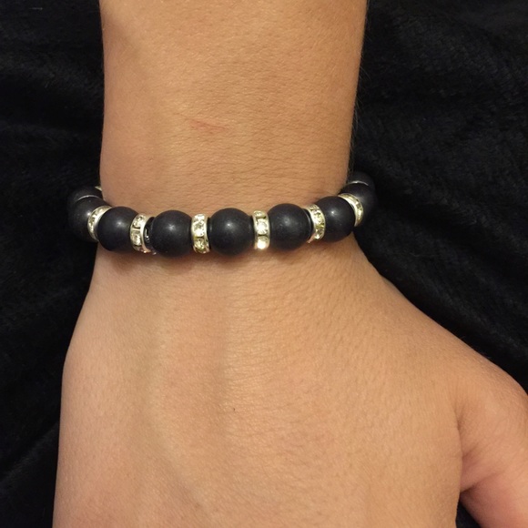 Black bead stretch bracelet - Picture 1 of 3