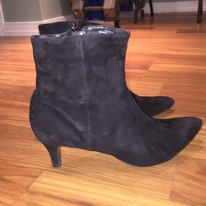 Black Bandolino booties