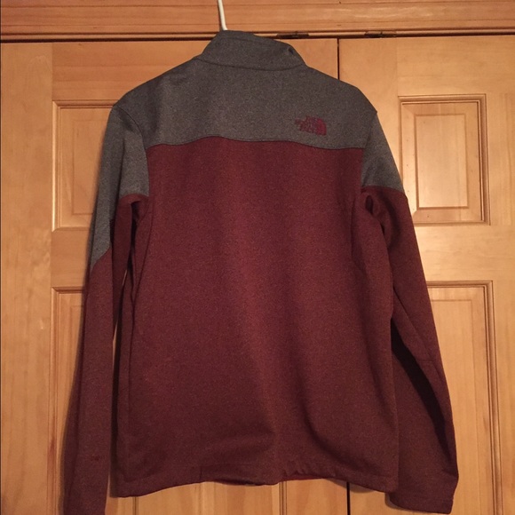 Men's Northface Jacket, Like New - Picture 2 of 3