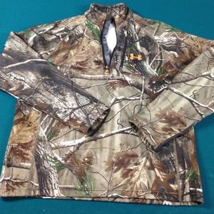 Under Armour camo fleece full over! Small