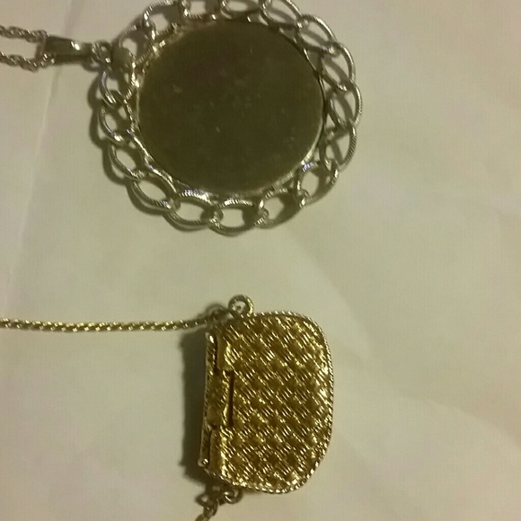 (2) necklas - Picture 3 of 4