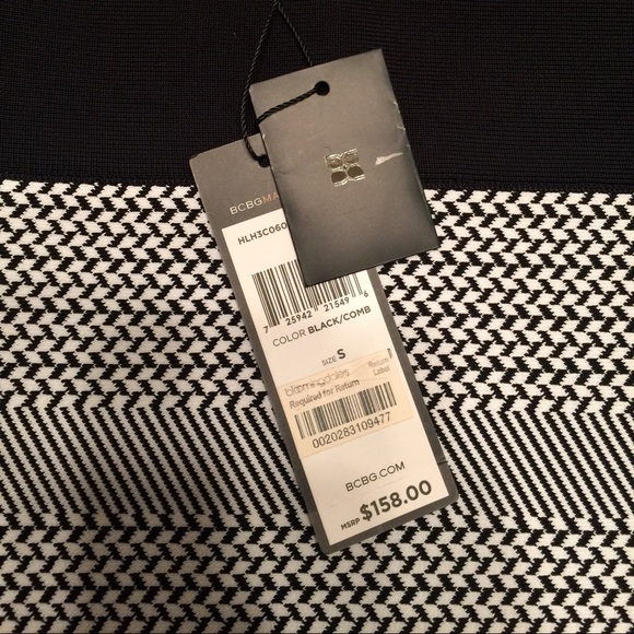 ⛔️SOLD⛔️ BCBGMAXAZRIA fitted power skirt - Picture 2 of 2