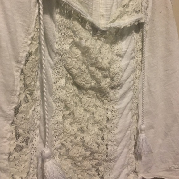 White Tee-Shirt - Picture 2 of 3