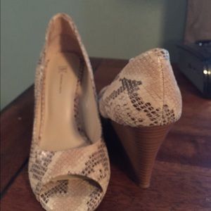 Inc peep toe shoe