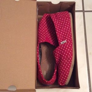 Classic Toms, Red Polka Dots, Size 10