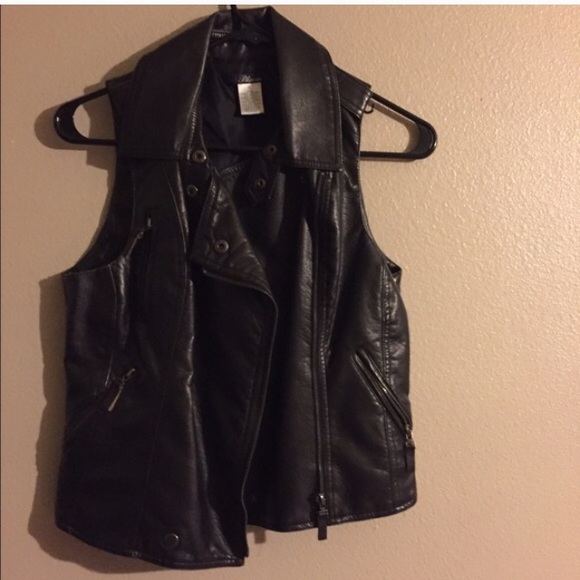Vest - Picture 2 of 2